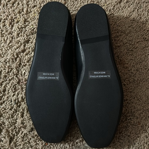 Black flats,very good condition,never worn size 10 - Picture 4 of 4